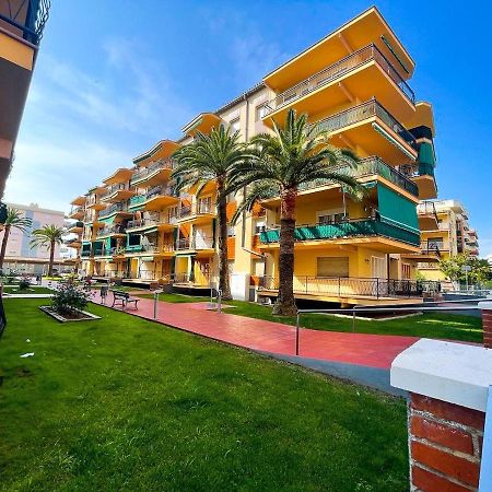 Palm Beach By Unik Tarragona La Pineda Exterior photo